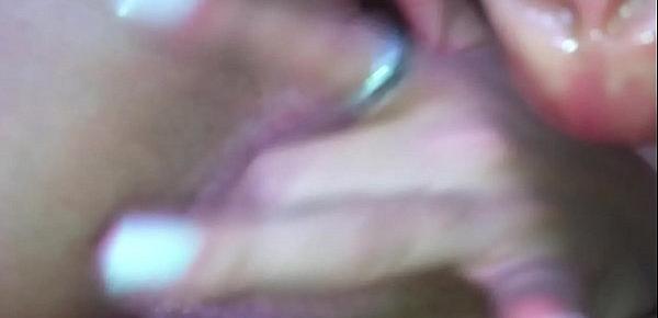  Garota virgem de cu preparando o brioco para iniciar no sexo anal